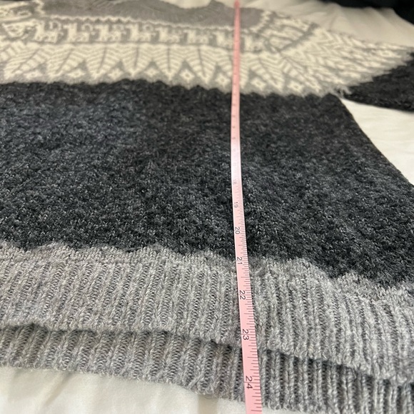 Hand Knit Alpaca Pullover Crewneck - Picture 10 of 12